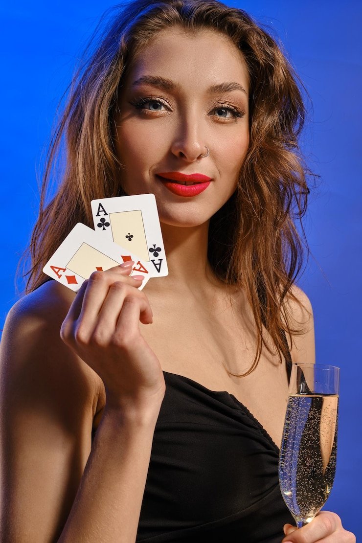 Live blackjack table on to1888 with multi-camera broadcast and dealer